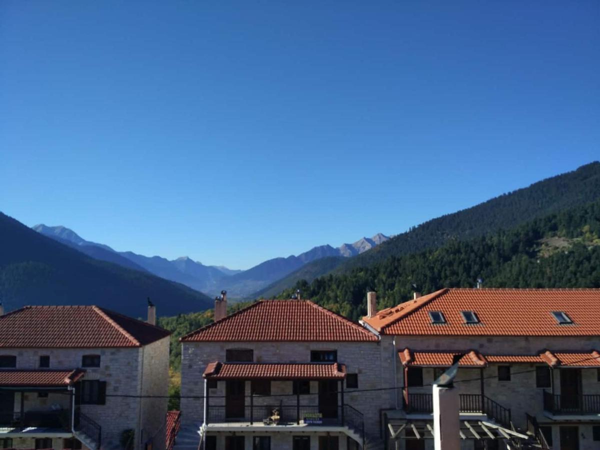 La Casa Di Pietra Villa Karpenisi Bagian luar foto
