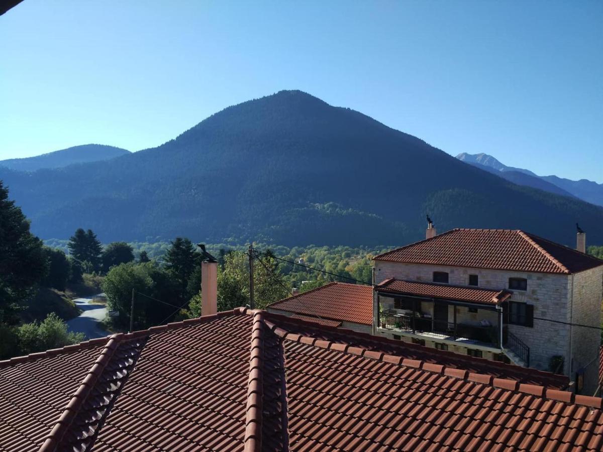 La Casa Di Pietra Villa Karpenisi Bagian luar foto