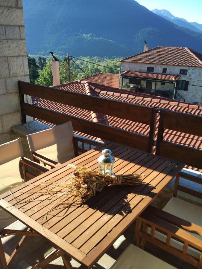 La Casa Di Pietra Villa Karpenisi Bagian luar foto